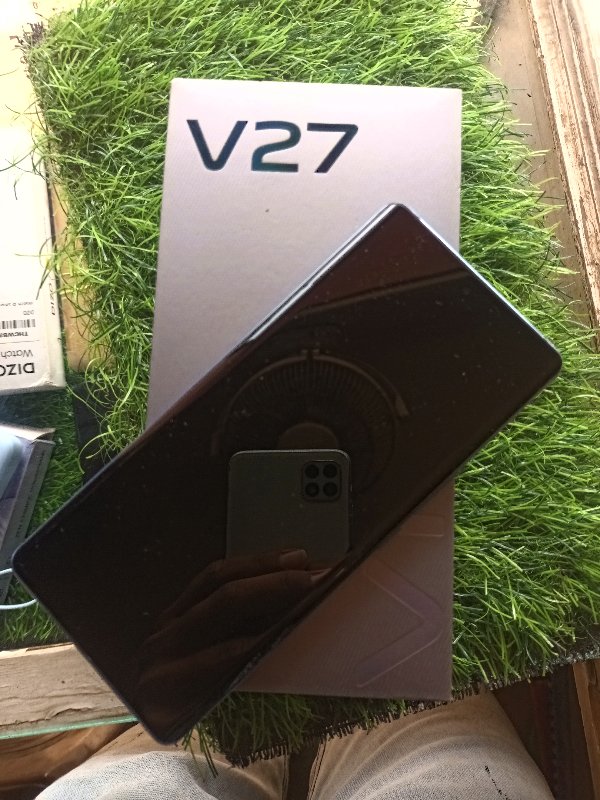 VIVO V27