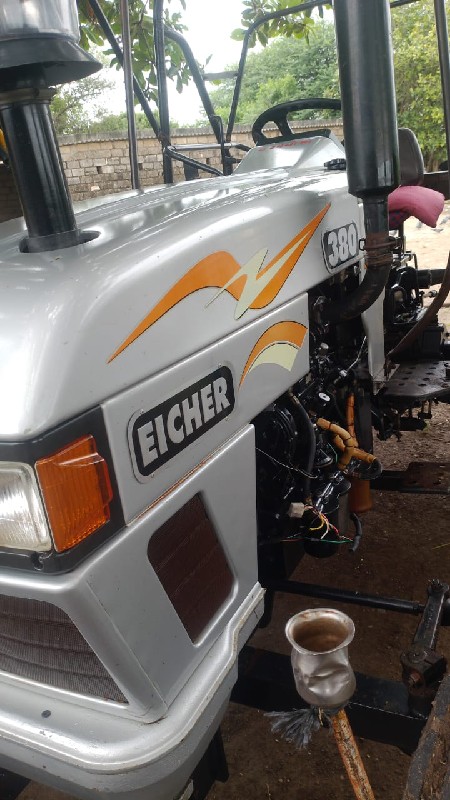 Eicher 380 2017