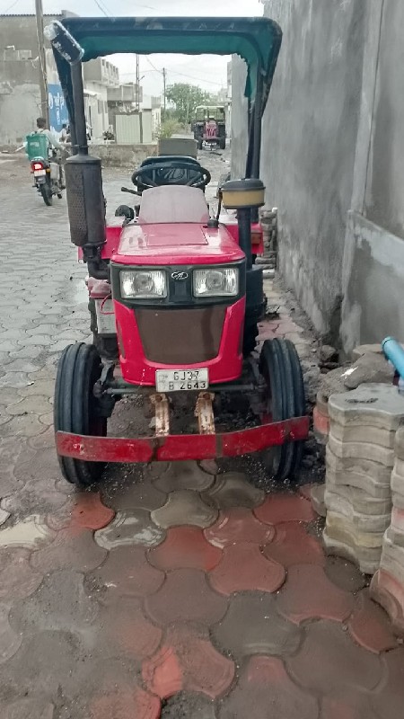 Mahindra 215