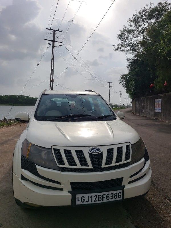 Mahindra xuv500...