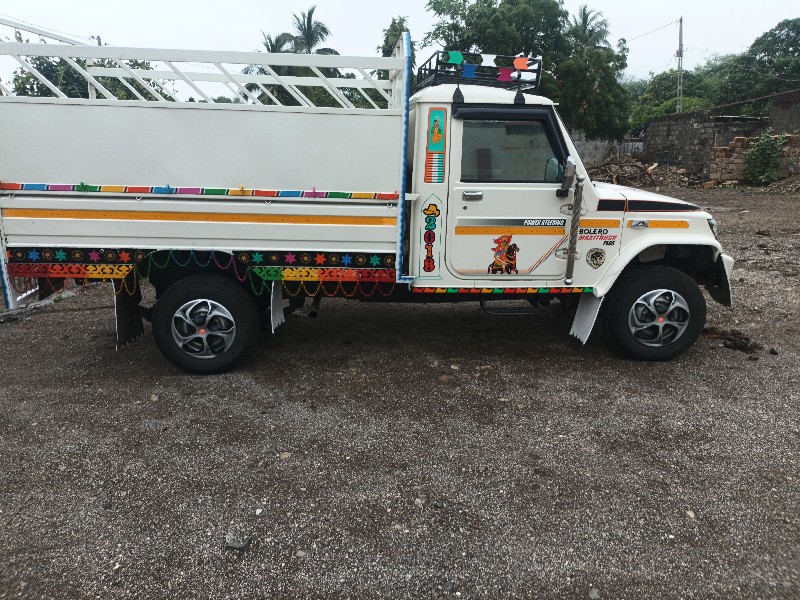 mahindra bolero...