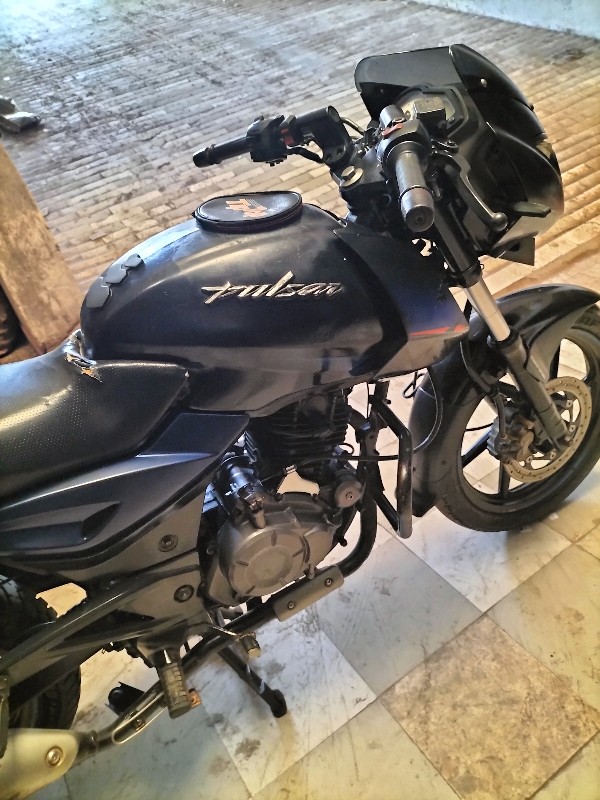 pulsar 150 twin...