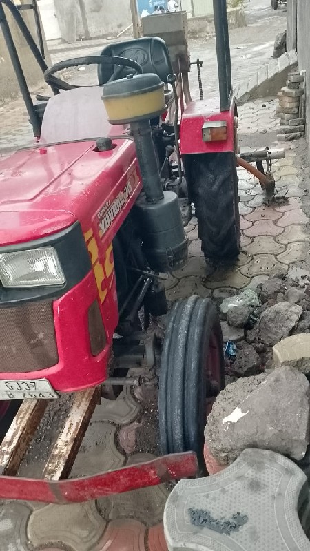 Mahindra 215