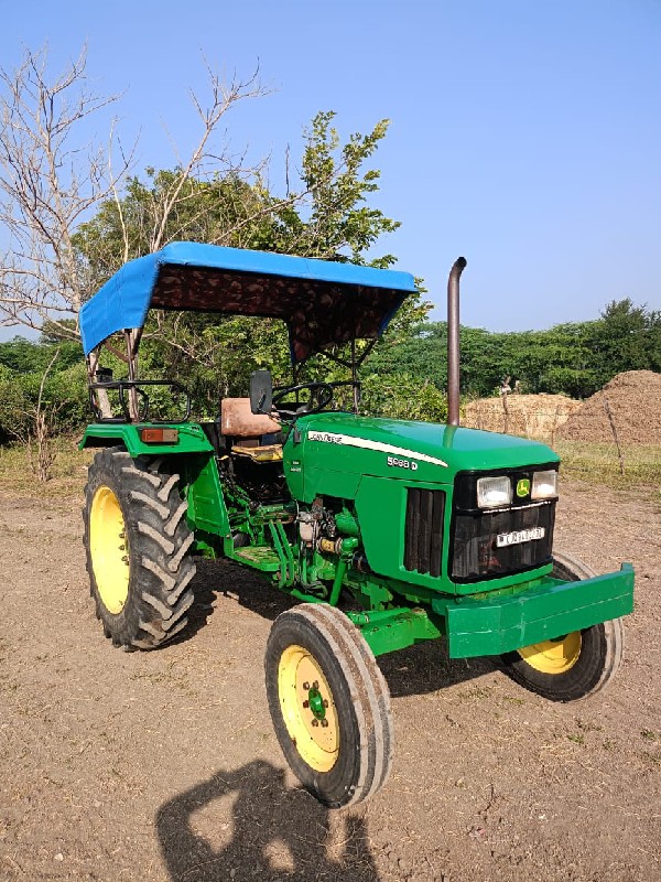 John Deere 5038...