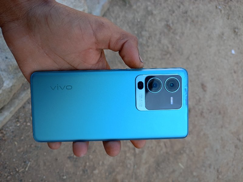 Vivo v25 pro 8+...