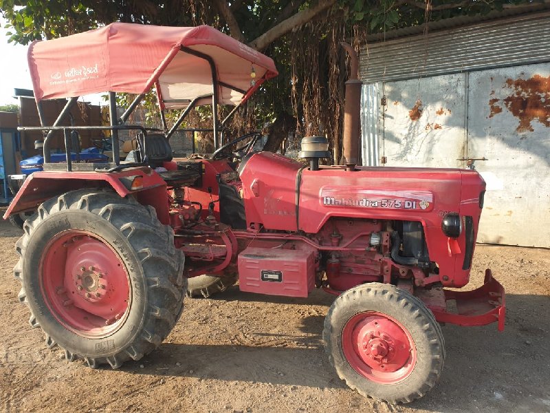 Mahindra 575