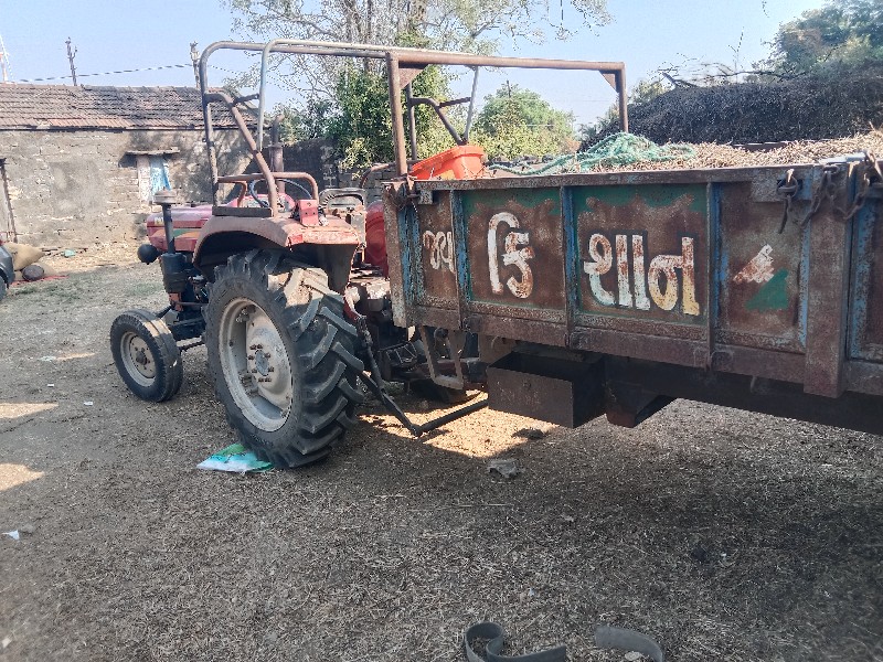 tractor trolley...