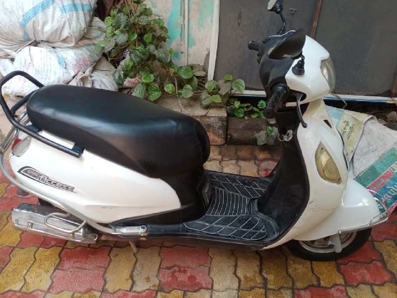 Suzuki Access