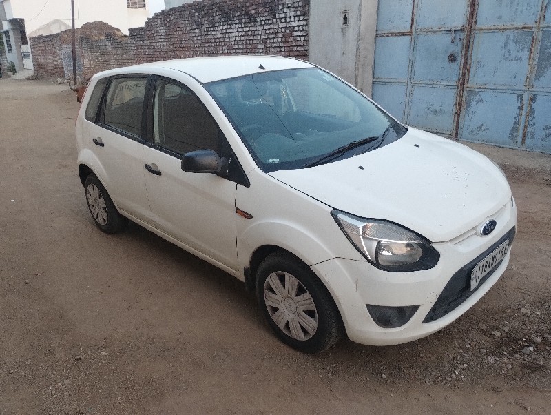 Ford Figo petro...