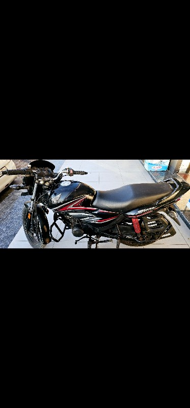 Honda shine CB