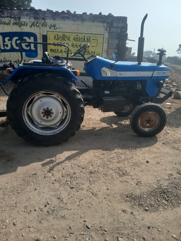 Toli tractor