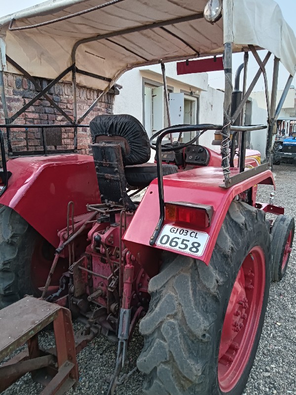 Mahindra 275