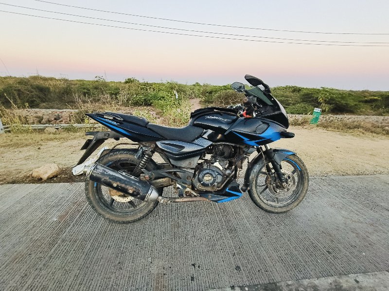 Pulsar 220f