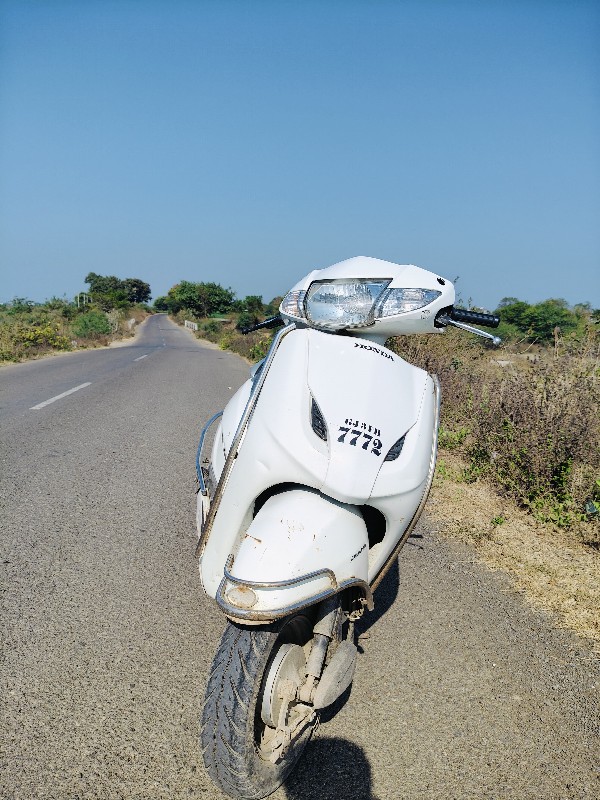 honda activa 20...