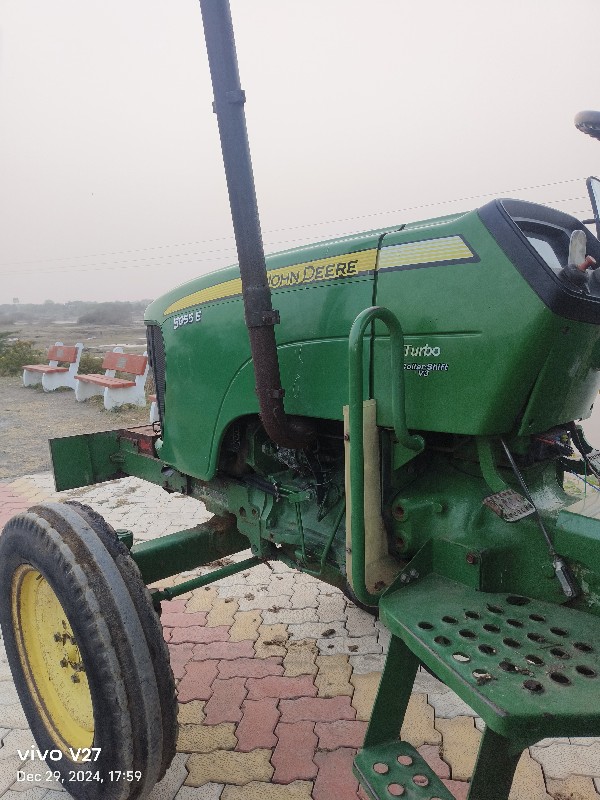 john Deere 5055...