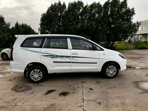 Innova 2009 cng