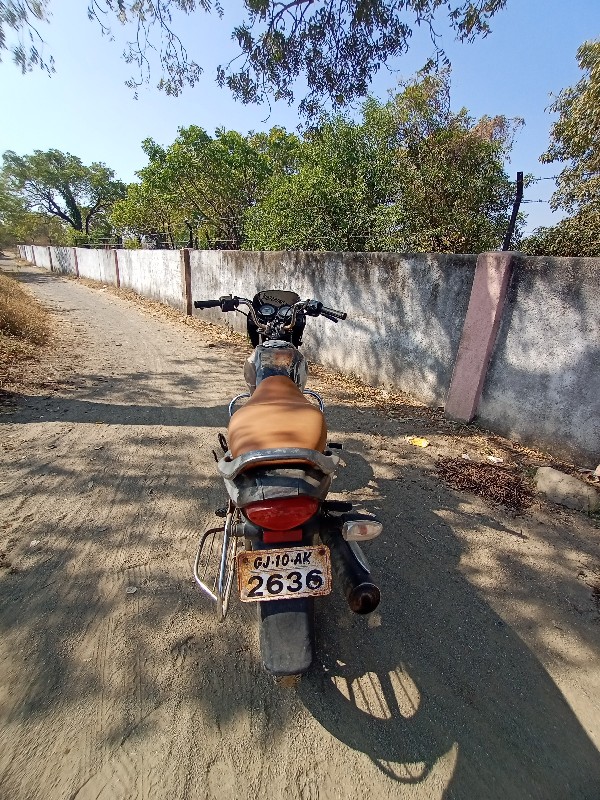 bajaj pletina