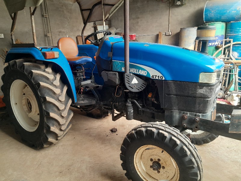 New Holland 471...