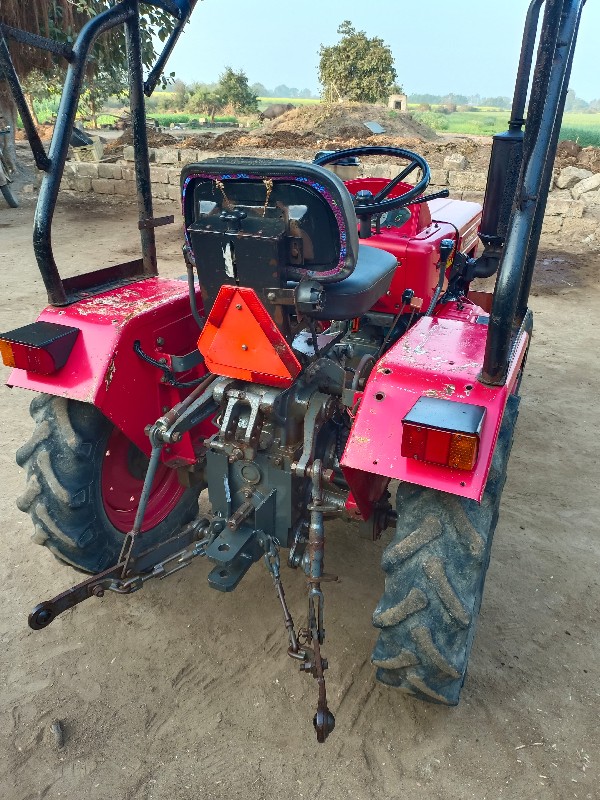 mahindra 215 yu...