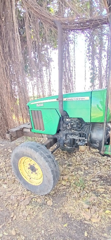 John deere 5204...