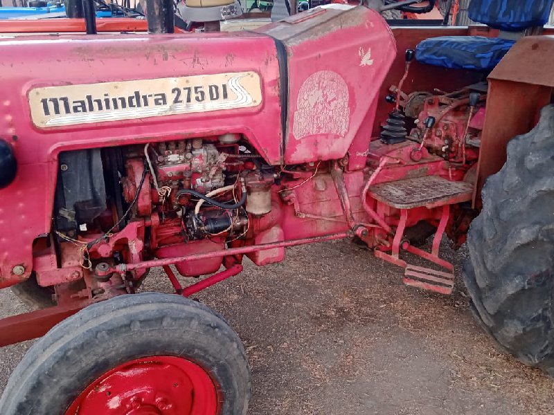 Mahindra 275