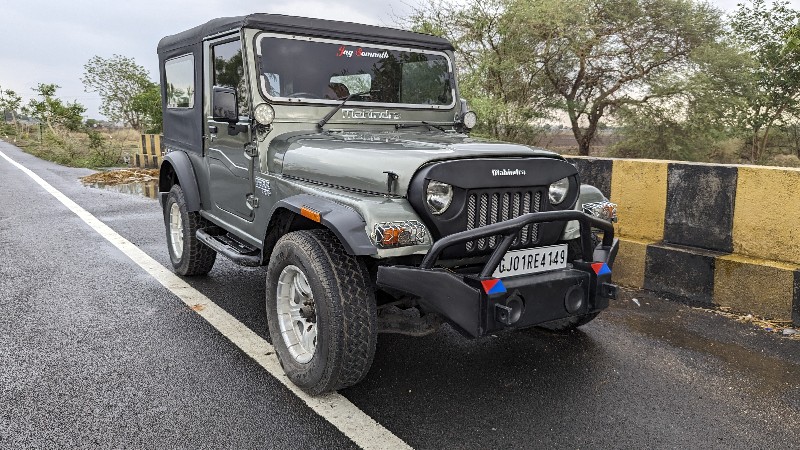 mahindra thar 4...