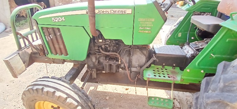 John deere 5204...