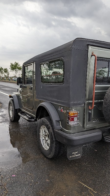 mahindra thar 4...