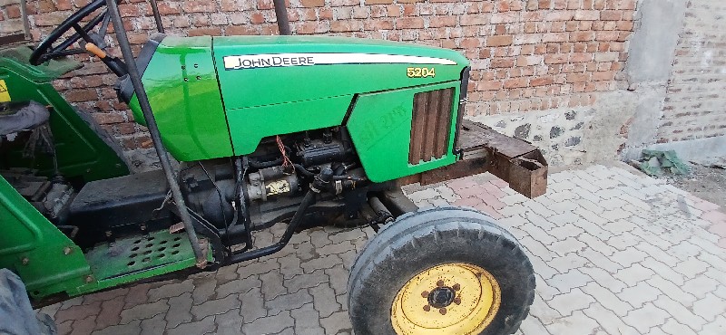 John deere 5204...