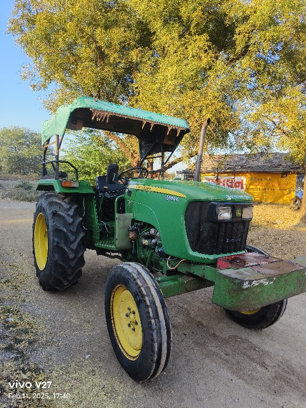 john Deere 5055...