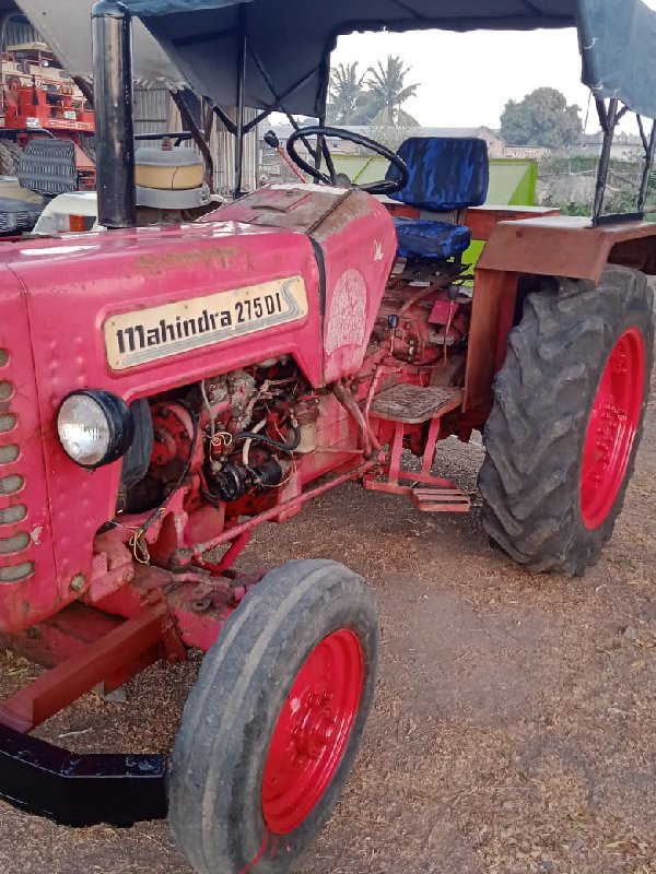 Mahindra 275