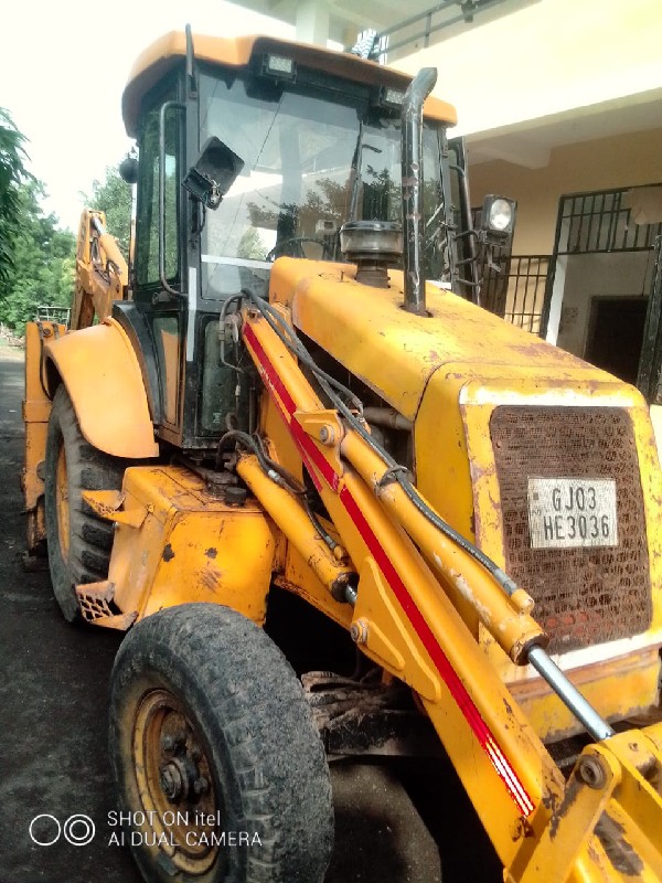 jcb L&T case 85...