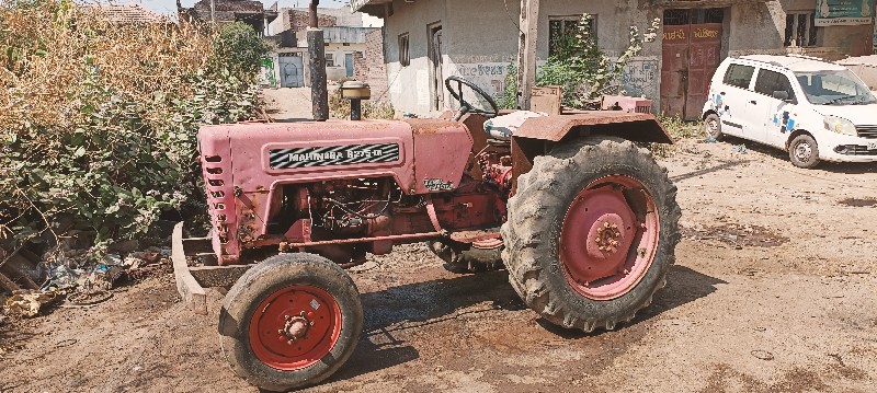 Mahindra 275