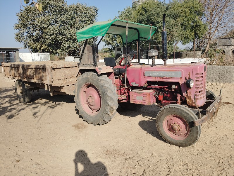 tractor trolley