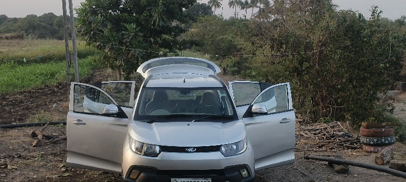 kuv mahindra