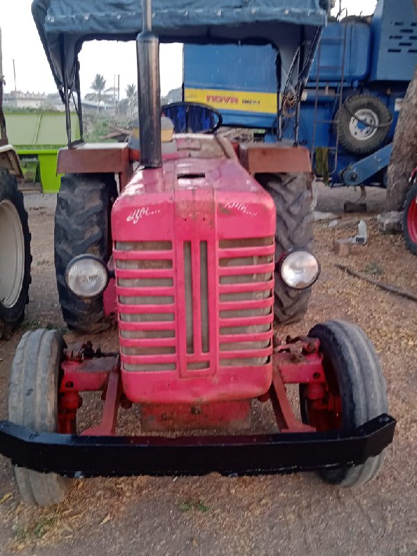 Mahindra 275