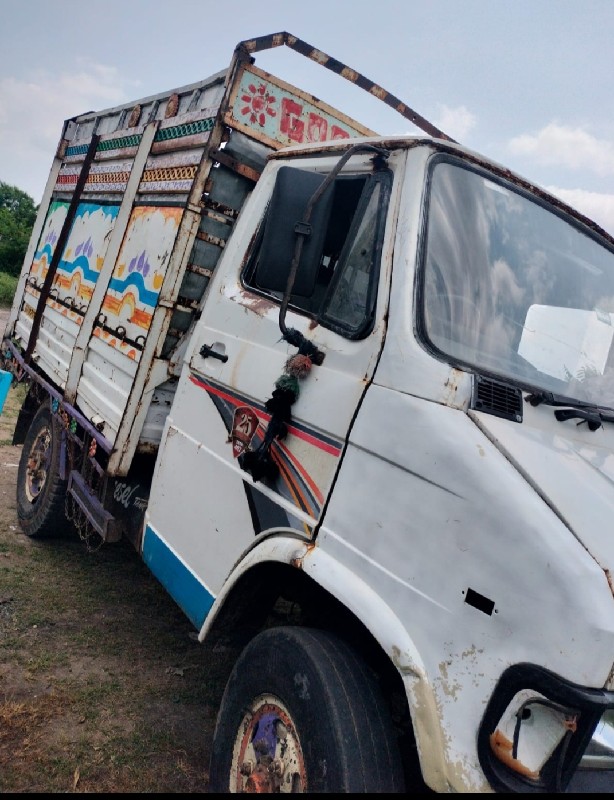 TATA 407 pickup