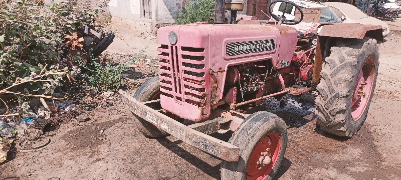 Mahindra 275