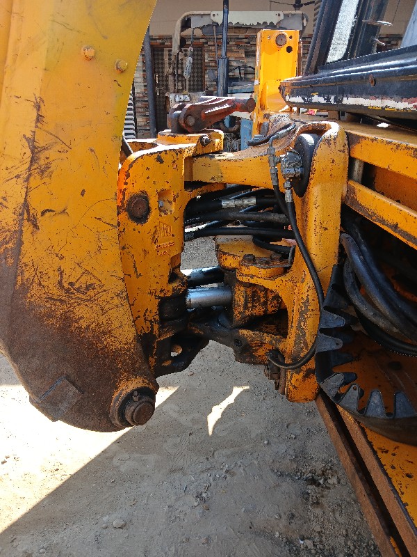 JCB 3DX