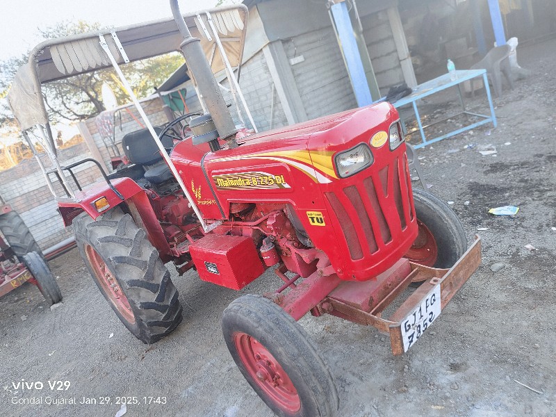 Mahindra 275Di...