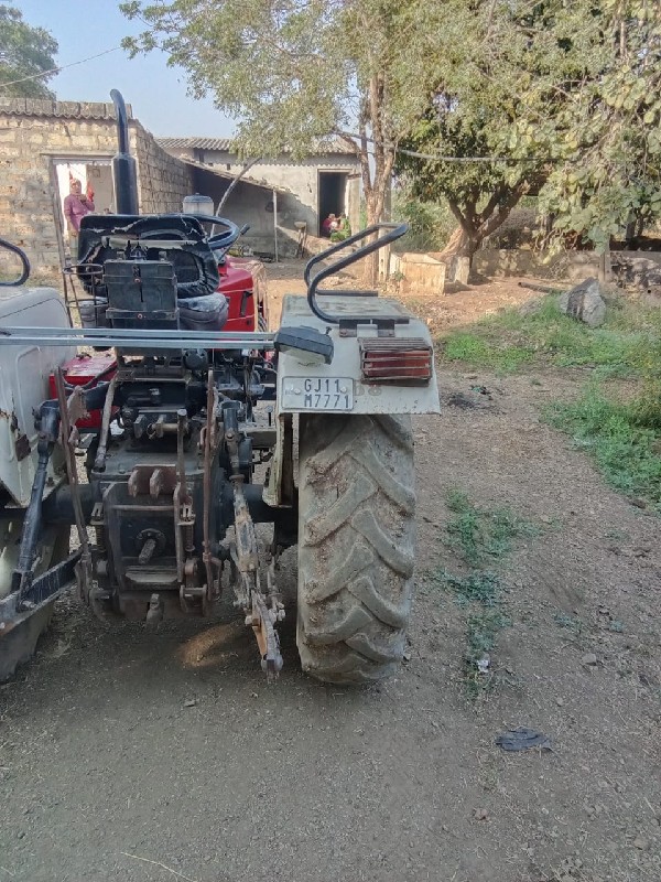 આ ટ્રેક્ટર વેચવ...