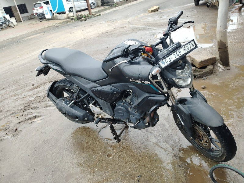 Yamaha FZS