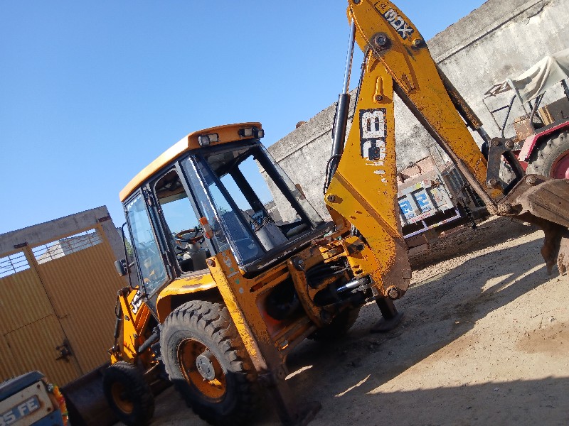 JCB 3DX