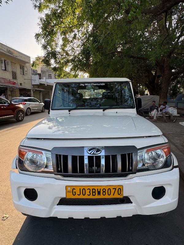 Mahindra bolero...