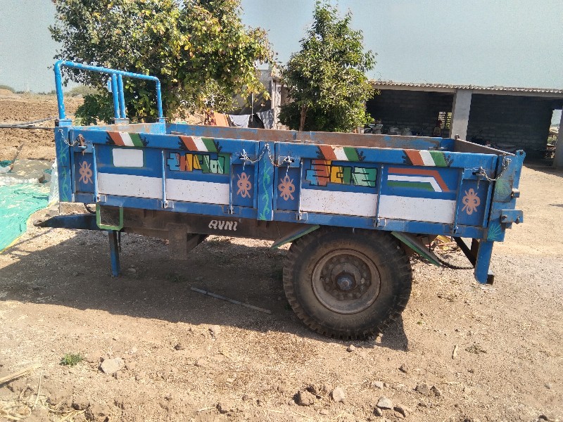 ટ્રેક્ટર વેચવા...