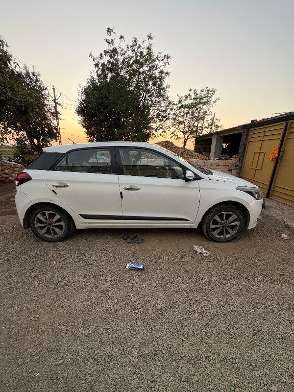 HYUNDAI  I 20 A...