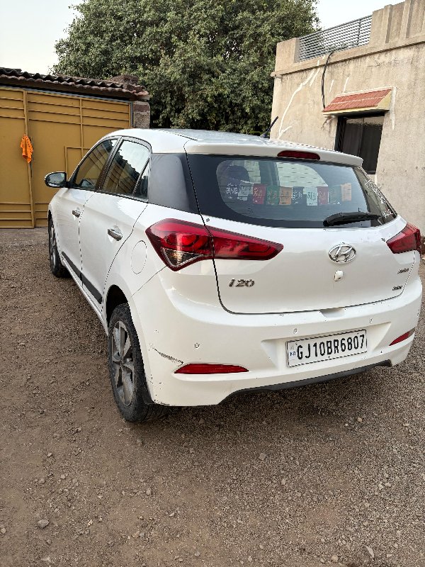 HYUNDAI  I 20 A...