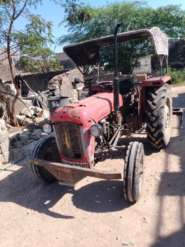 tractor Massey...