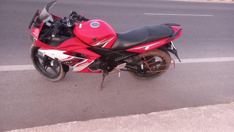 Yamaha R15