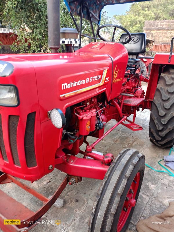 MAHINDRA 275